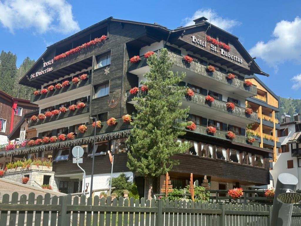 Hotel Garni St. Hubertus Мадона ди Кампильо Екстериор снимка